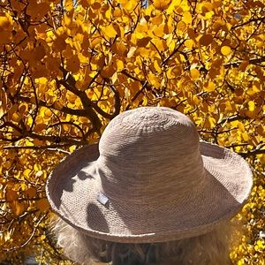 Meet your Posher, Helena